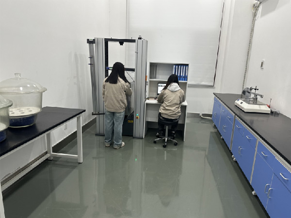 38微機控制高低溫電子萬能檢測機
